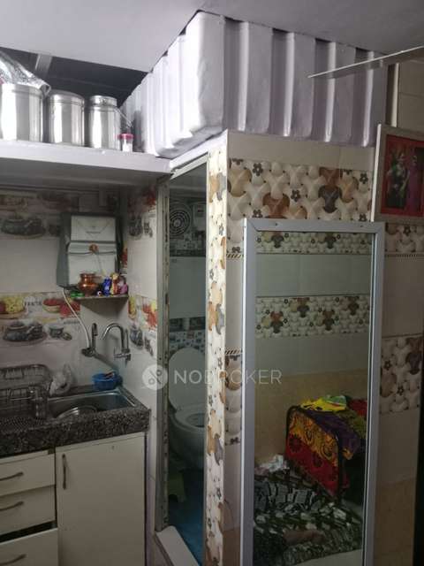 1 RK Flat In Sonu Babu Power Chal For Sale  In Chakala, Andheri East