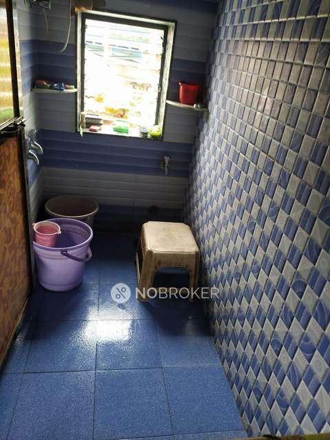 1 BHK Flat In Mole Dina Building For Sale  In Lower Parel