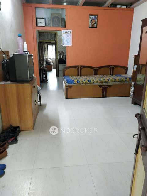 1 BHK Flat In Mole Dina Building For Sale  In Lower Parel