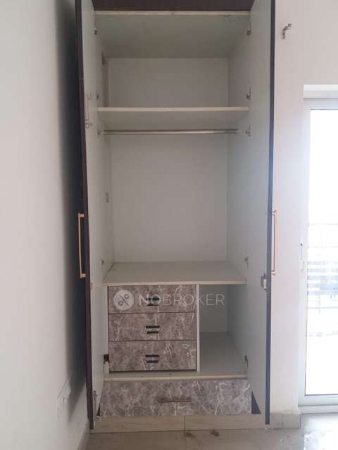 2 BHK Flat In Nimbus Express Park View 2 for Rent  In Chi V