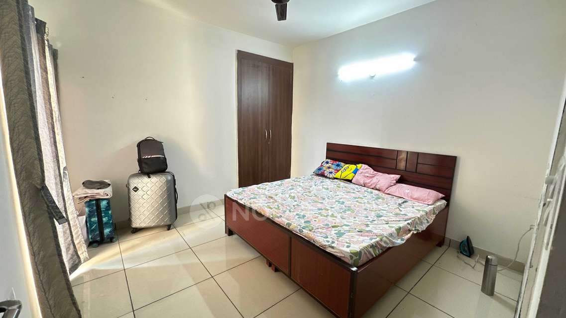 Single Room for Female In 2 BHK  In Supertech Residency In Sector 5