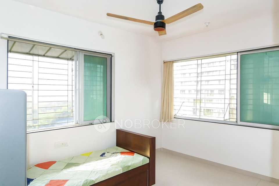 2 BHK Flat In Goregaon Sukhniwas Chs For Sale  In Goregaon West