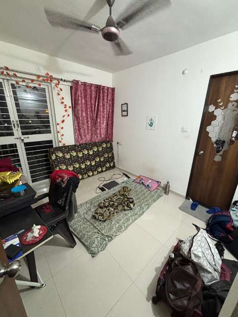 Single Room for Male In 3 BHK  In Vardhaman Manstring In Tathawade, 