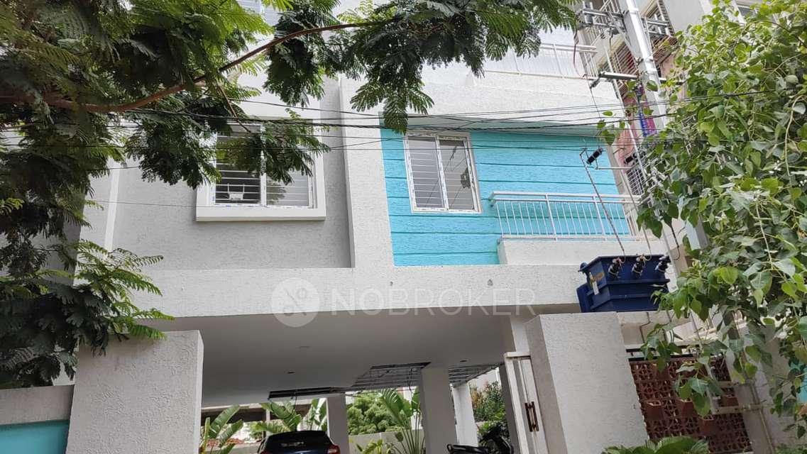 Single Room for Female In 3 BHK  In Manju Infra Avenue In Kondapur