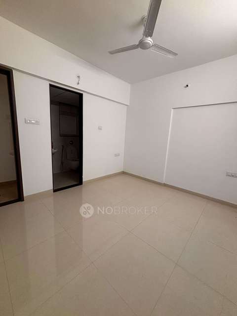 2 BHK Flat In Jhamtani Building for Rent In Pimpri Colony