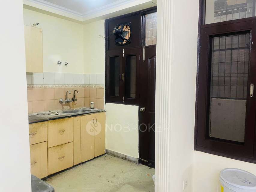2 BHK Flat In Shri Balaji Residency For Sale  In Indirapuram