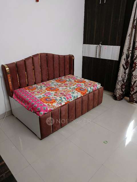 2 BHK Flat In Vvip Homes for Rent  In Sector 16c