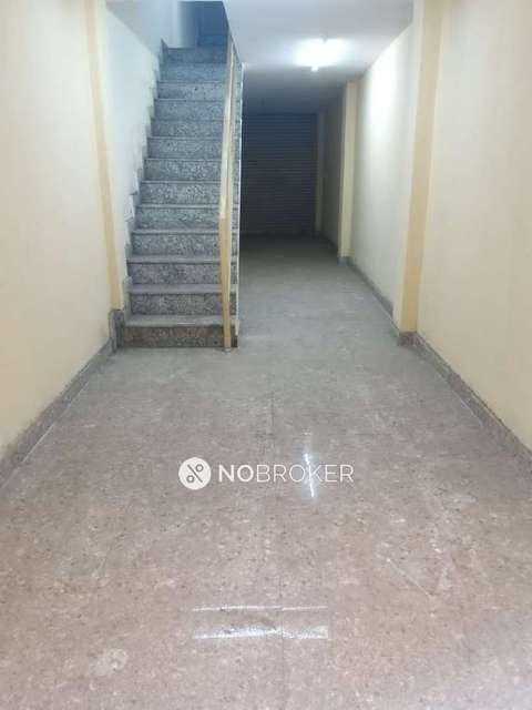 Godown/Warehouse in Karol Bagh, Delhi for Rent 