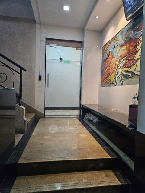 2 BHK Flat In Rukmini Chs For Sale  In Santacruz East