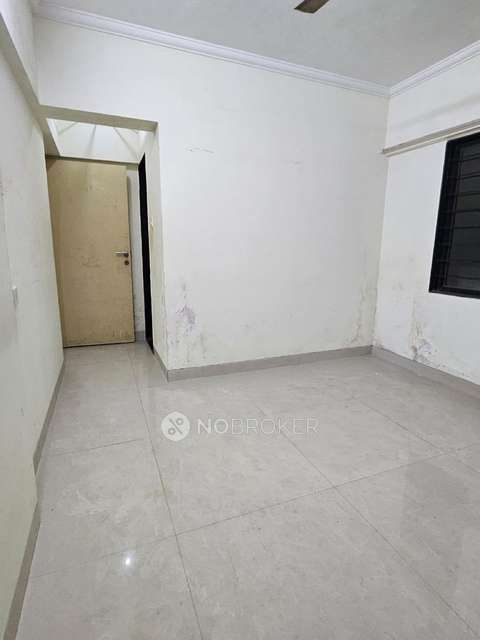 2 BHK Flat In Rukmini Chs For Sale  In Santacruz East