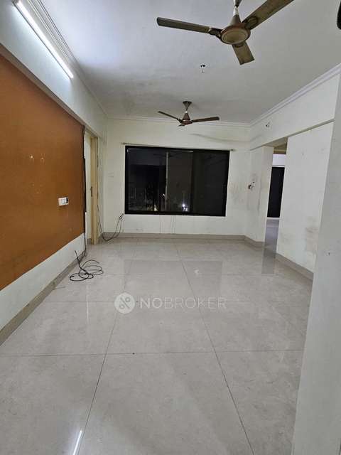 2 BHK Flat In Rukmini Chs For Sale  In Santacruz East