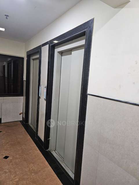2 BHK Flat In Rukmini Chs For Sale  In Santacruz East