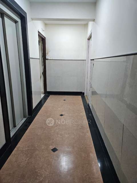 2 BHK Flat In Rukmini Chs For Sale  In Santacruz East