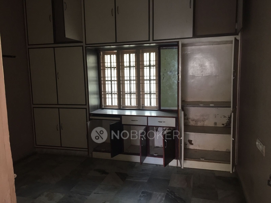 2 BHK Flat In Dinesh Towers for Rent  In Ramachandrapuram,