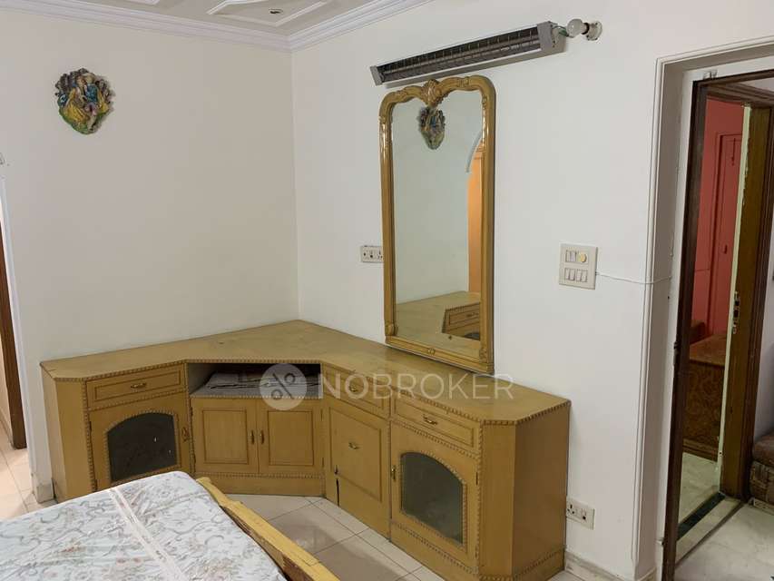 3 BHK Flat In Standalonebuilding for Rent  In Naraina Vihar