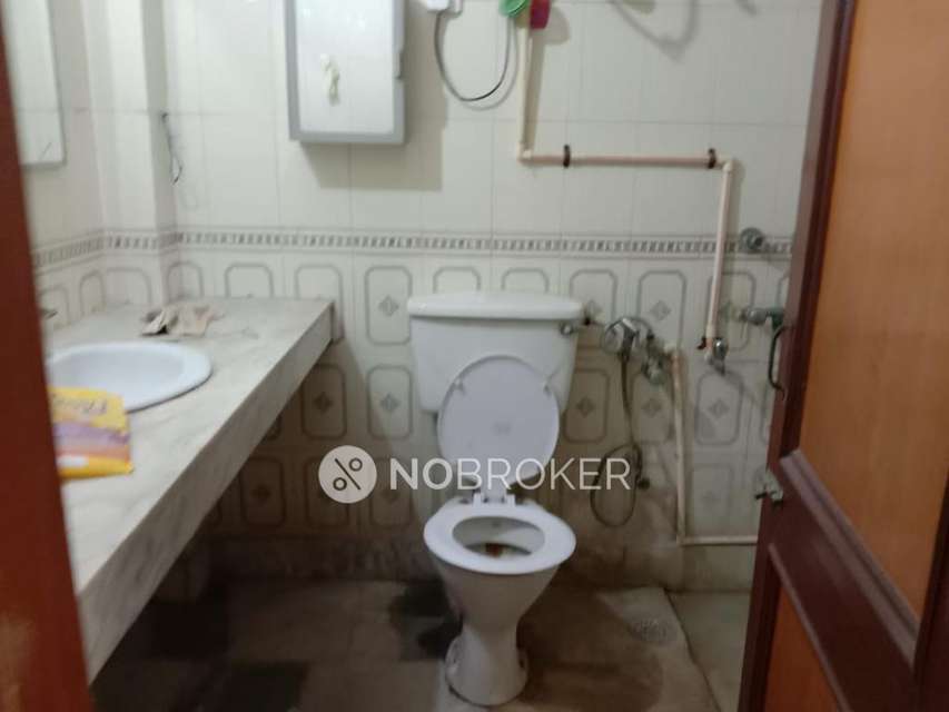 2 BHK Flat In Shalimar Apartments  For Sale  In South Extension Ii