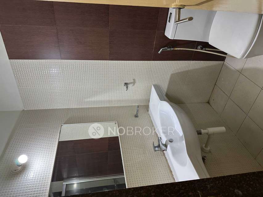 2 BHK Flat In Amar Ornate Society for Rent  In Hadapsar