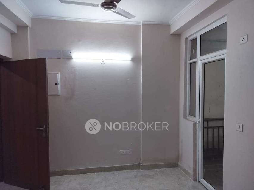 2 BHK Flat In Amrapali Golf Homes & Kingswood Park for Rent  In Sector 4