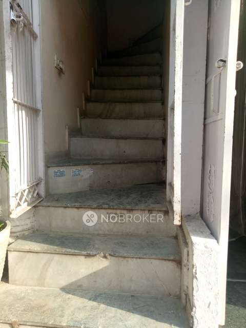 2 BHK Flat In Kasturba Niketan For Sale  In Lajpat Nagar