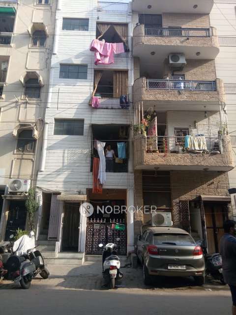 2 BHK Flat In Kasturba Niketan For Sale  In Lajpat Nagar