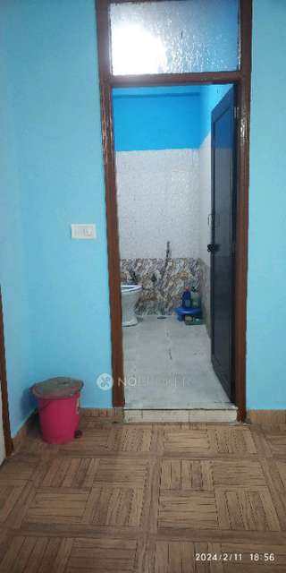 2 BHK Flat In Sr For Sale  In Mayur Vihar Phase 1