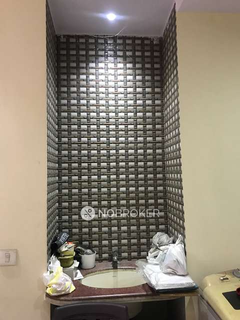 2 BHK Flat In Standalone Building  For Sale  In Sarai Rohilla