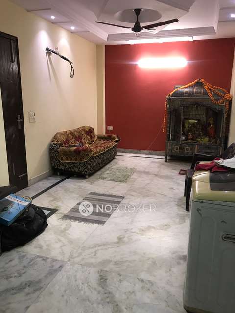 2 BHK Flat In Standalone Building  For Sale  In Sarai Rohilla