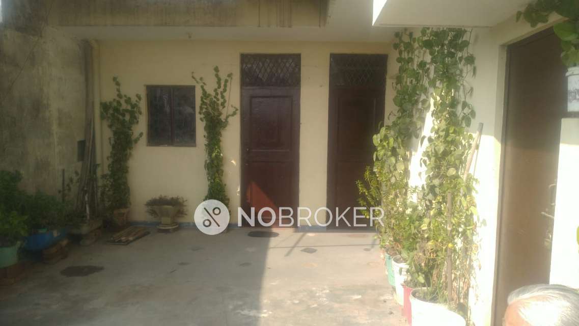 1 RK Flat In Standalone Building  for Rent  In Sangam Vihar