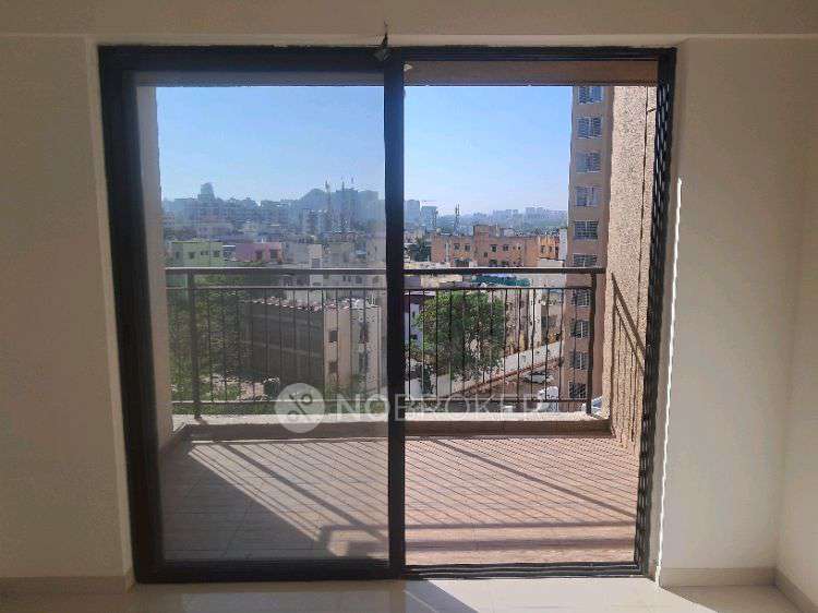 2 BHK Flat In Kalpataru Serenity For Sale  In Manjri