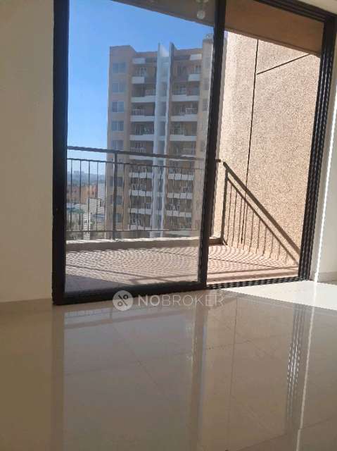 2 BHK Flat In Kalpataru Serenity For Sale  In Manjri