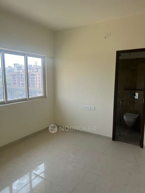 2 BHK Flat In Omkar Signet For Sale  In Malad East