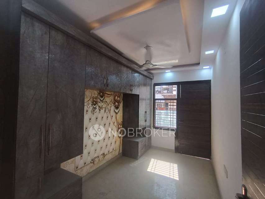 3 BHK Flat In  Balaji Apartment For Sale  In Uttam Nagar