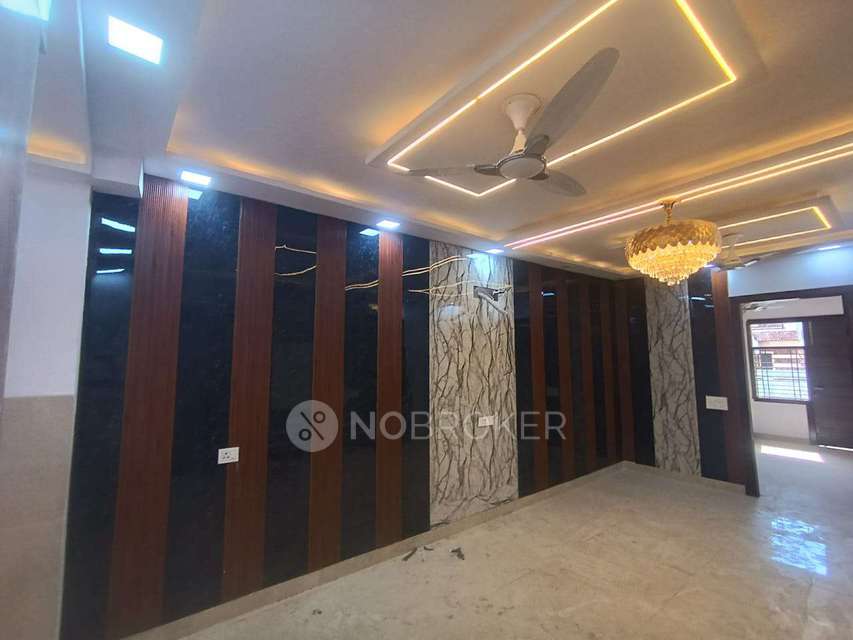 3 BHK Flat In  Balaji Apartment For Sale  In Uttam Nagar