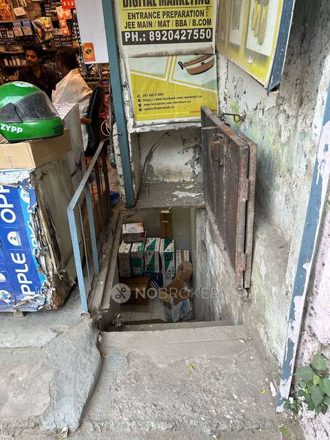 Shop in Kalkaji, Delhi for sale 