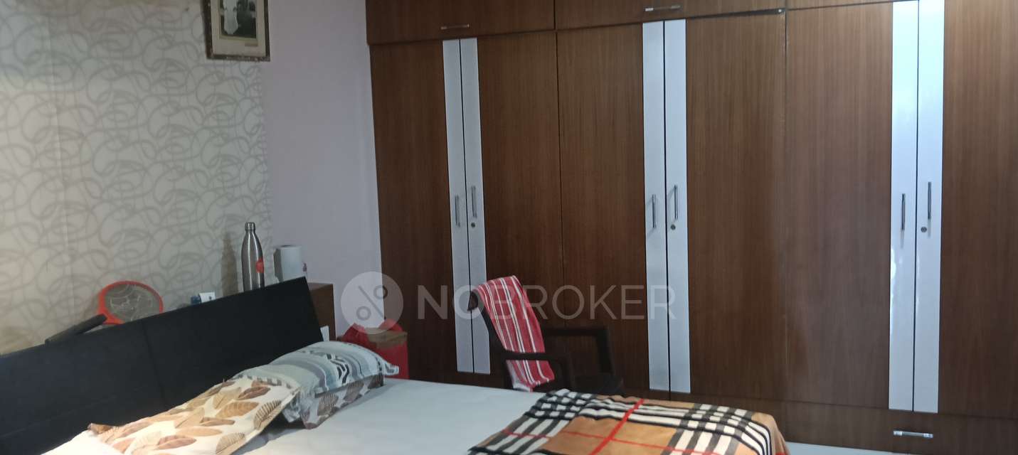3 BHK Flat In Vasavi Brindavanam For Sale  In  Moti Nagar, Hyderabad