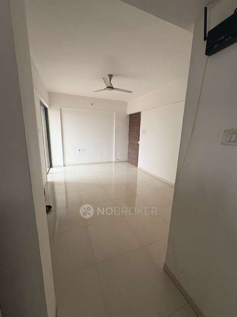 2 BHK Flat In Nandini Bellus For Sale  In Hadapsar