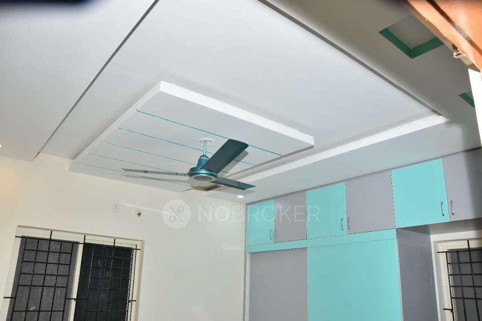 2 BHK Flat In Retreat Signaa For Sale  In Whitefield