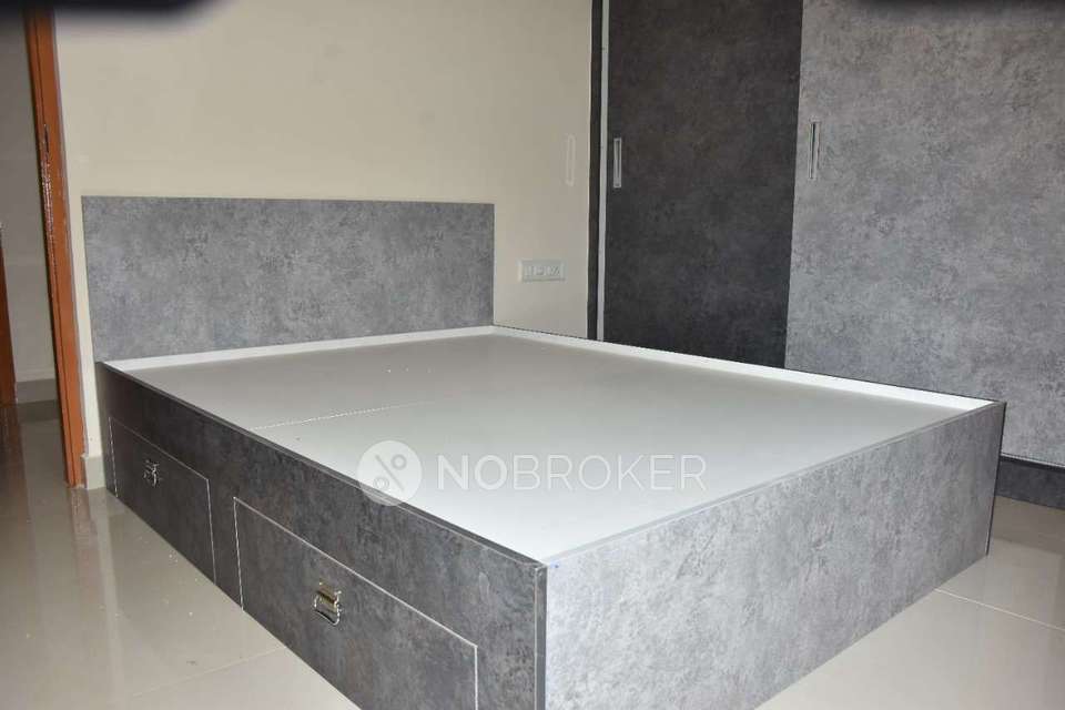 2 BHK Flat In Retreat Signaa For Sale  In Whitefield