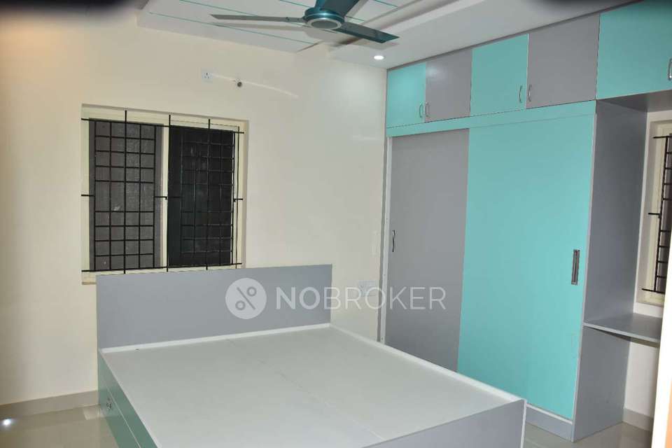 2 BHK Flat In Retreat Signaa For Sale  In Whitefield