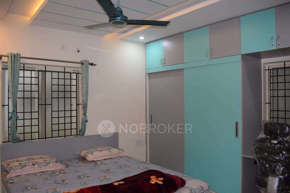 2 BHK Flat In Retreat Signaa For Sale  In Whitefield