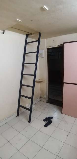 Shop in Guruwar Peth, Pune for Rent 