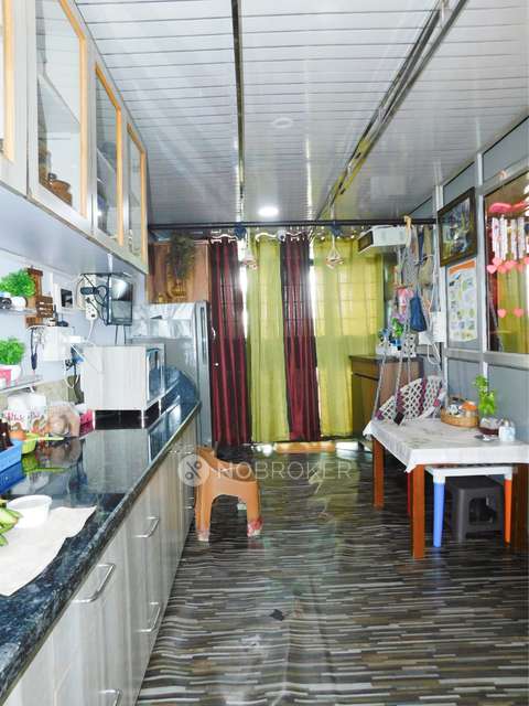 4+ BHK Flat For Sale  In Govindpuri