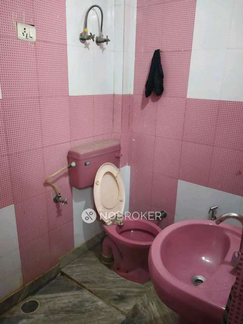 1 BHK Flat In Janta Flats For Sale  In Paschim Puri, Paschim Vihar