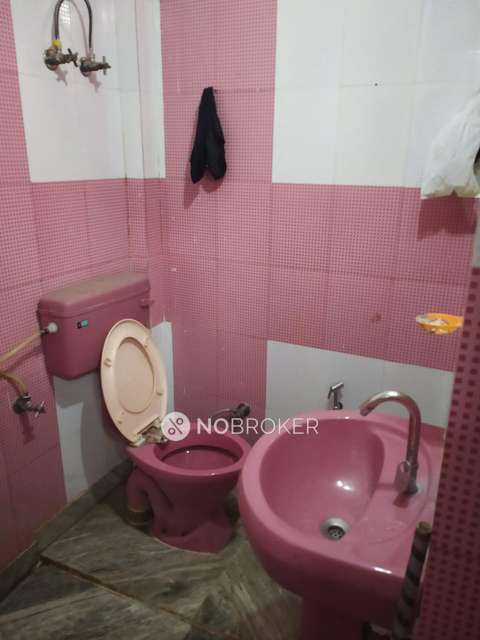 1 BHK Flat In Janta Flats For Sale  In Paschim Puri, Paschim Vihar