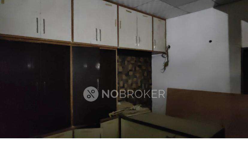1 RK Flat In Standalone Building  for Rent  In Kotla Mubarakpur