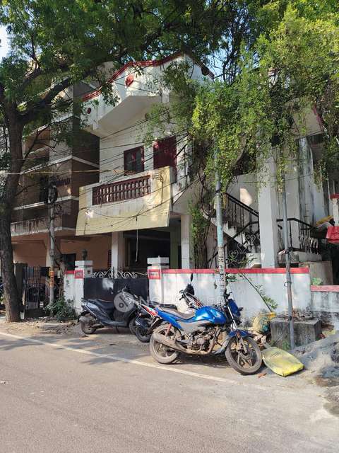 4+ BHK House For Sale  In Adambakkam