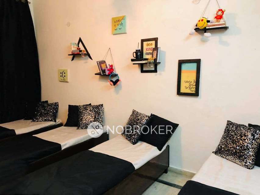 PG for Girls in Pitampura