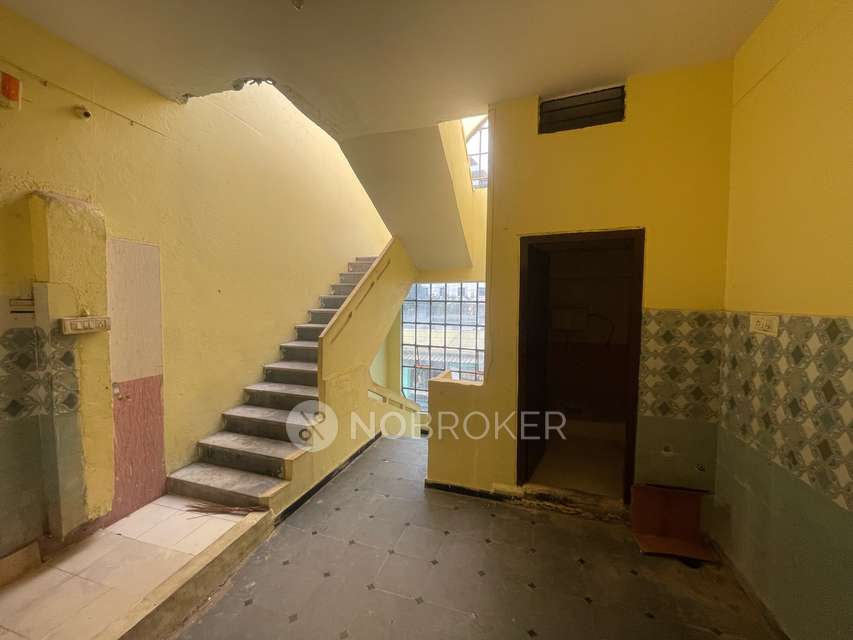 4+ BHK House For Sale  In , Chandrayangutta