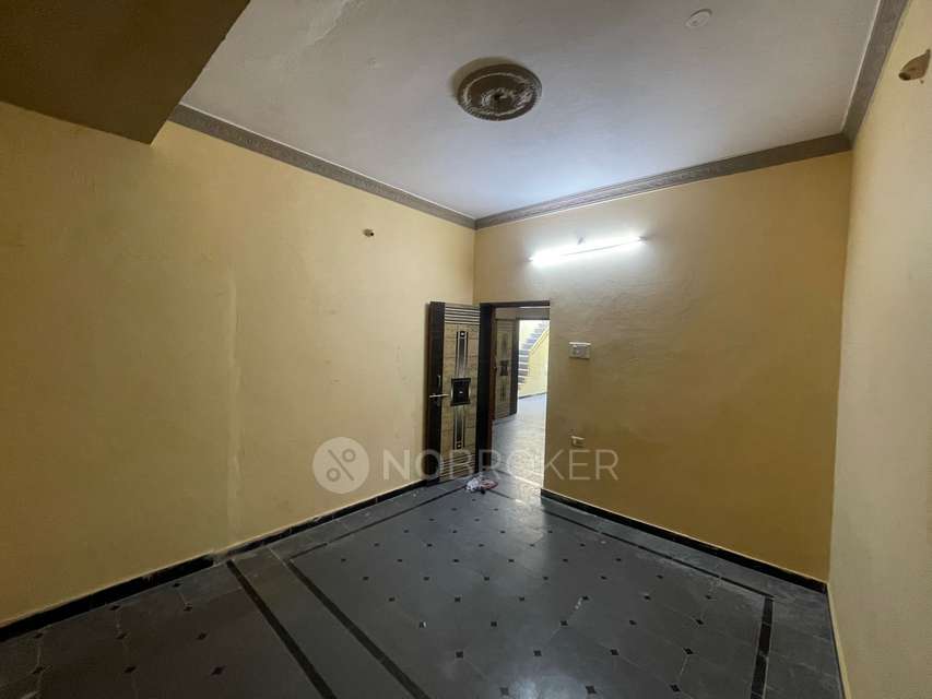 4+ BHK House For Sale  In , Chandrayangutta