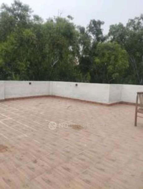 3 BHK Flat In Block U And V Shalimar Bagh Rwa For Sale  In West Shalimar Bagh 